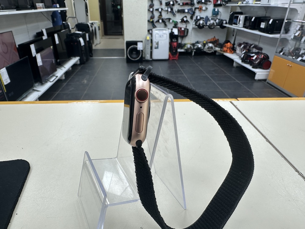 Смарт-часы Apple Watch Series 5 40 мм