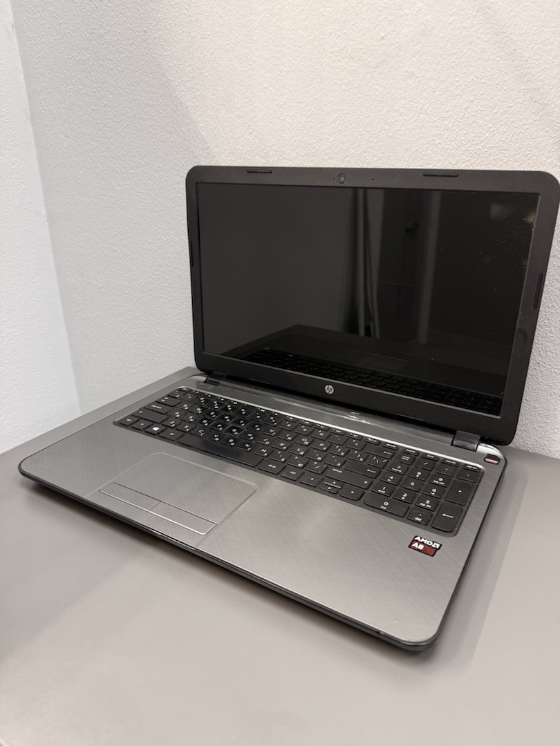 Ноутбук HP; A8-6410, Radeon R5 series, 8 Гб, 240 Гб, Нет
