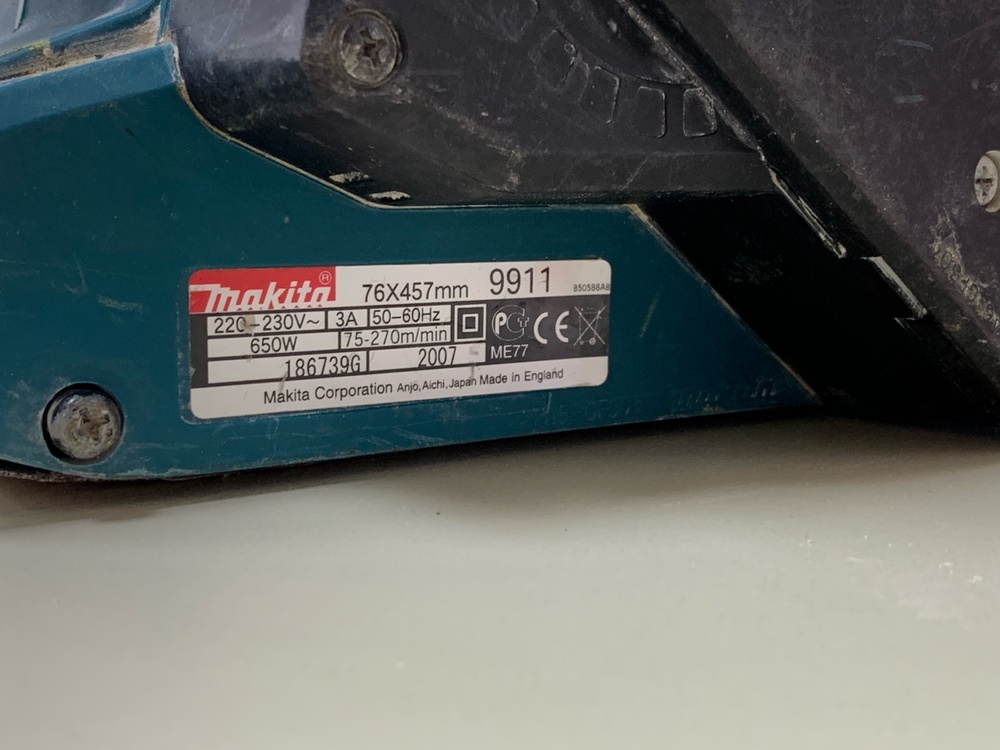 Шлифовальная машина Makita 9911;