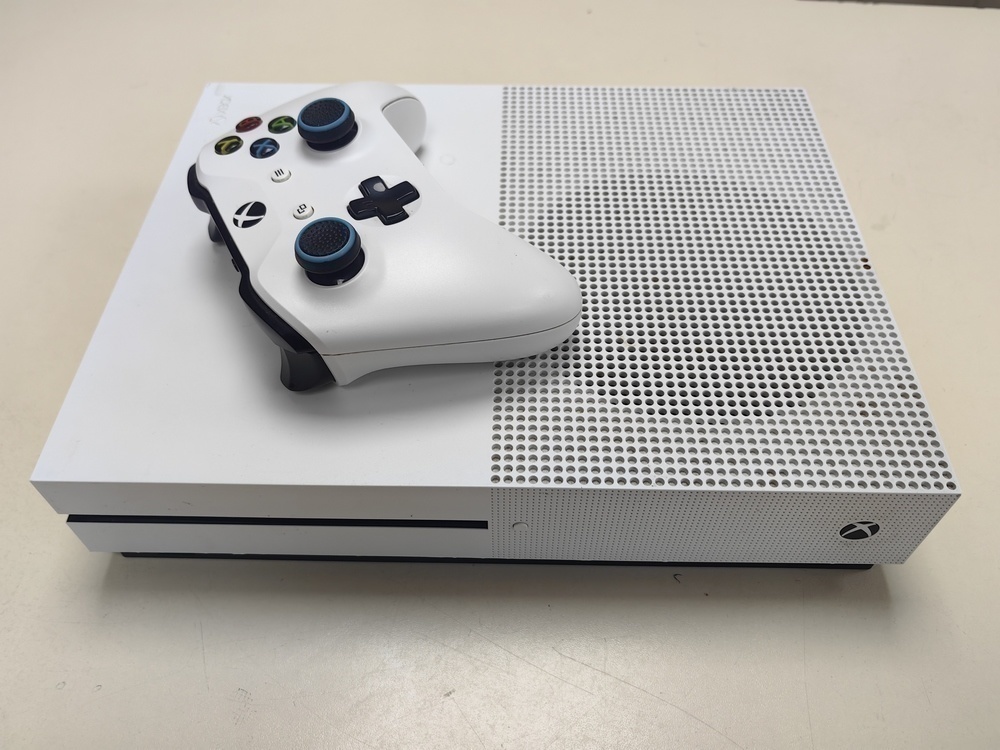 Игровая приставка Xbox One S 500Gb