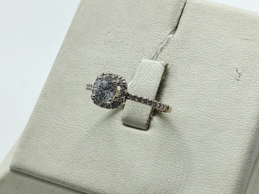 КОЛЬЦО С КАМНЯМИ (Au 585)