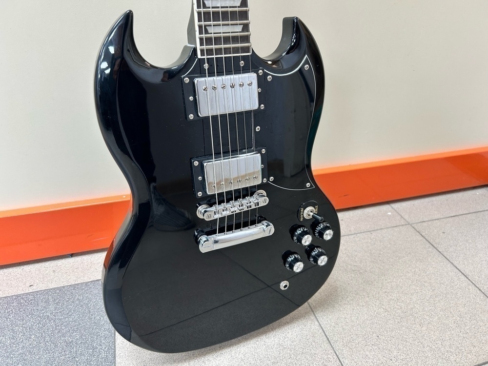 Электрогитара Gibson SG replica