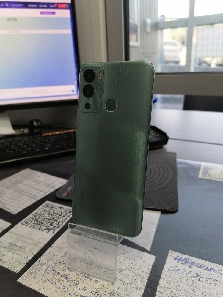 Смартфон Infinix HOT 12i 4/64