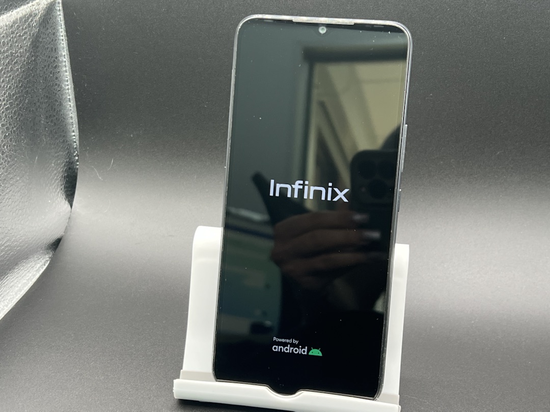Смартфон Infinix HOT 20i 4/64
