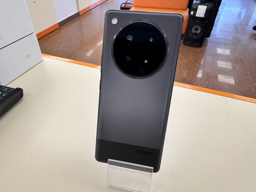 Смартфон Infinix ZERO 40 5G 8/256