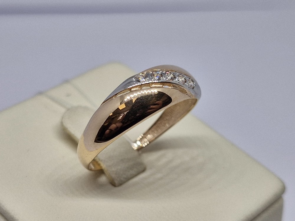 КОЛЬЦО С КАММНЯМИ (Au 585)