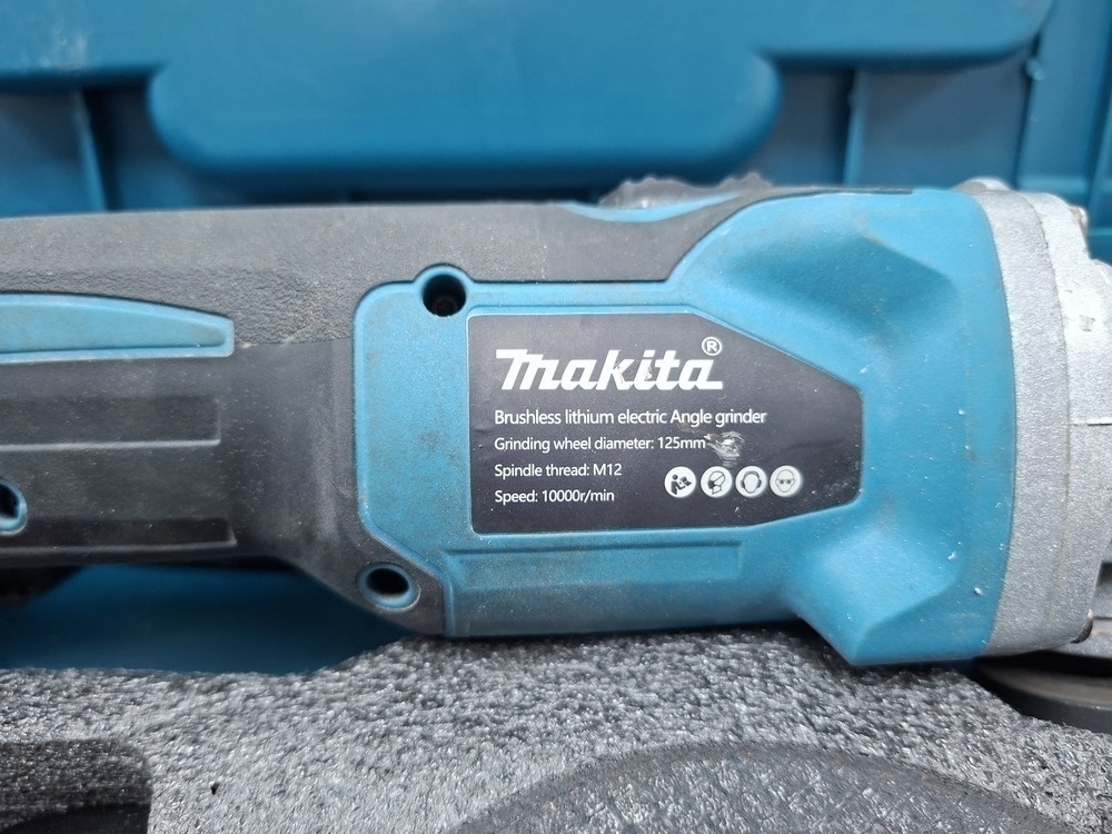 Угловая шлифмашина Makita 118V