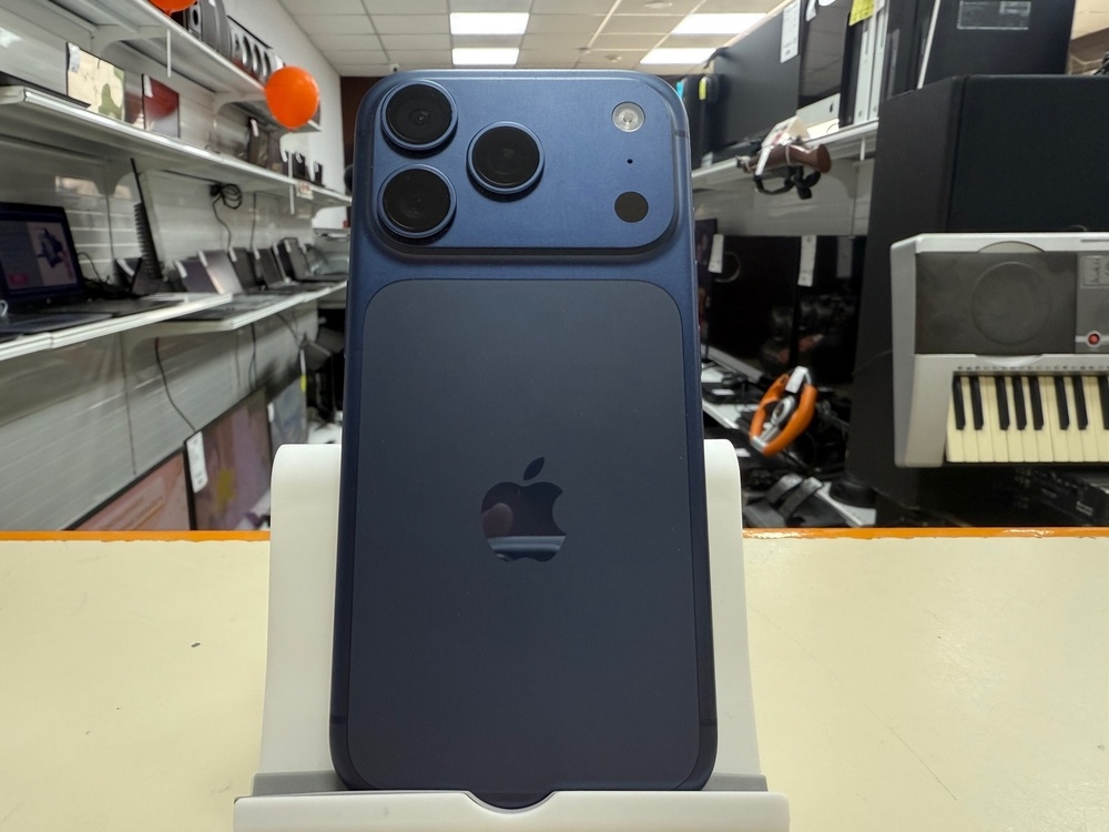 Смартфон Apple Iphone 17 Pro 256Gb eSim