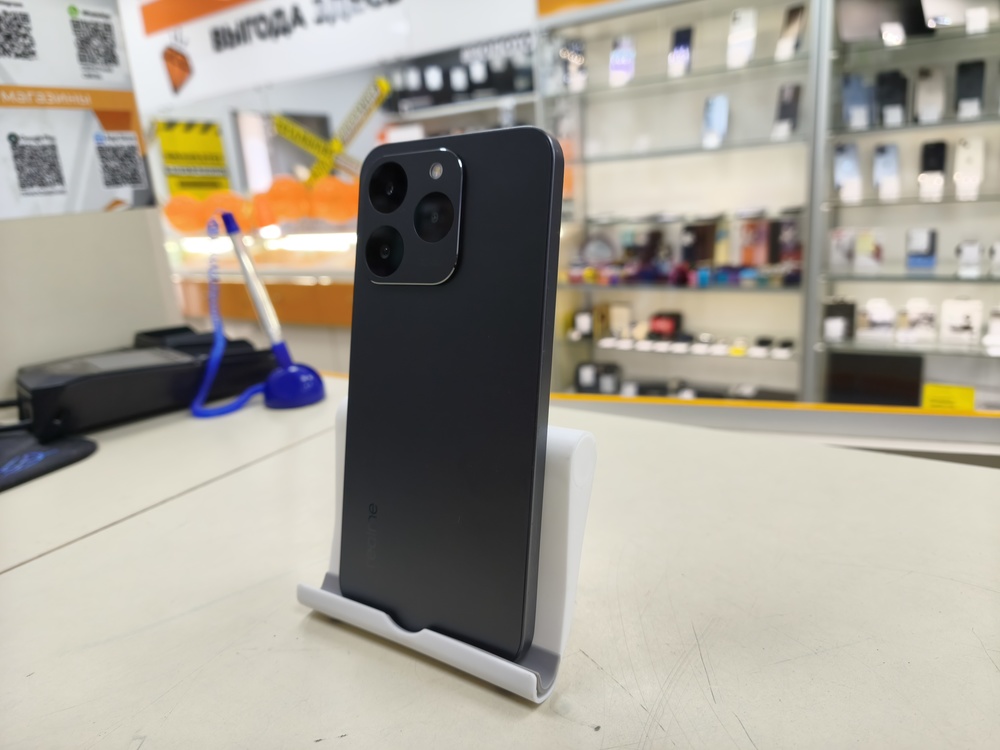 Смартфон Realme 15T 12/256