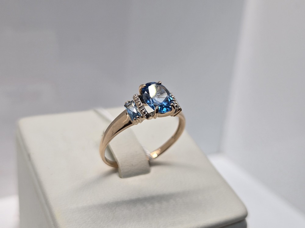 КОЛЬЦО С КАМНЯМИ (Au 585)