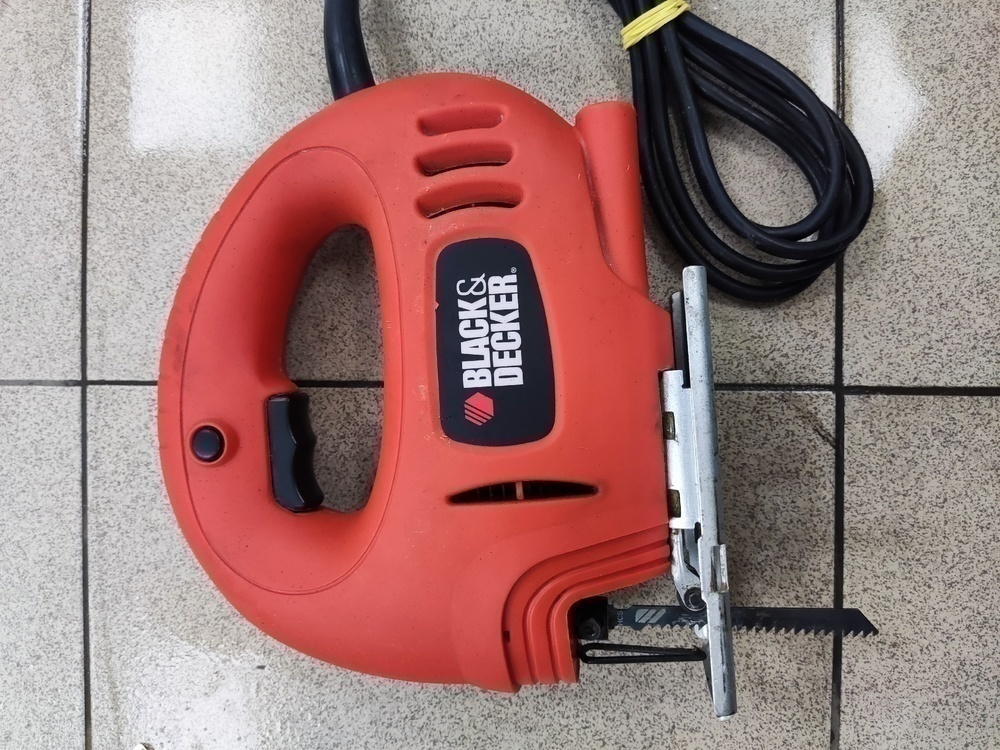 Лобзик Black & Decker AST7 TYPE1