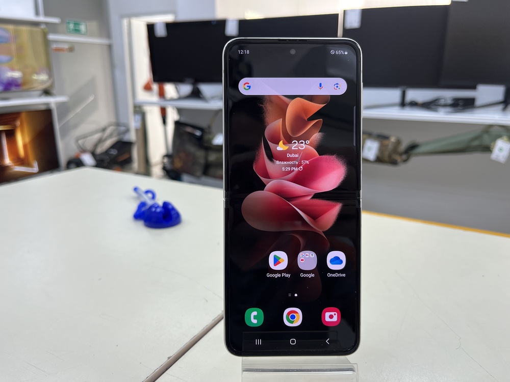 Смартфон Samsung Galaxy Z-Flip 3 8/128