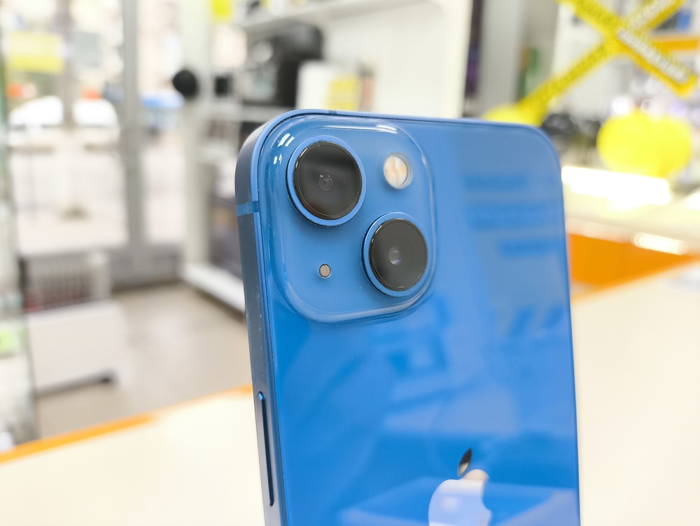 Смартфон Apple iPhone 13 128Gb