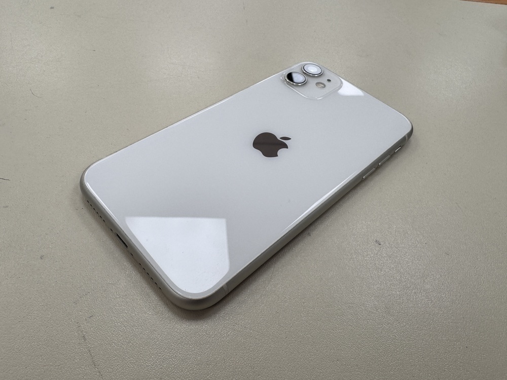 Смартфон Apple iPhone 11 64Gb