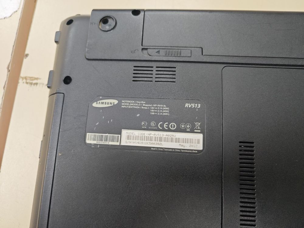 Ноутбук Samsung RV513; E-450, AMD Graphics, 3 Гб, Нет, 120 Гб