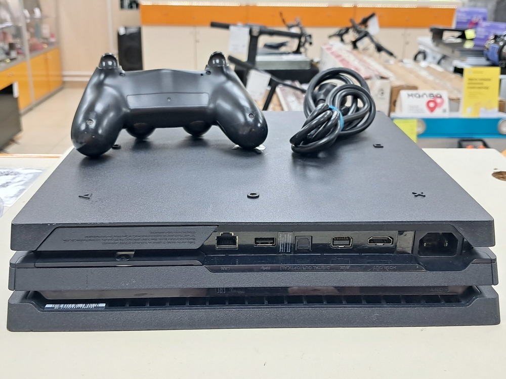 Игровая приставка PlayStation 4 Pro 1Tb