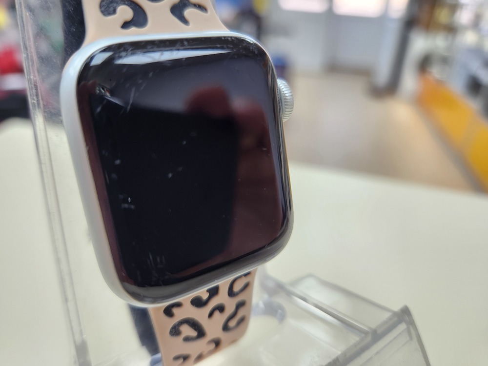 Смарт-часы Apple Watch Series 6 40mm