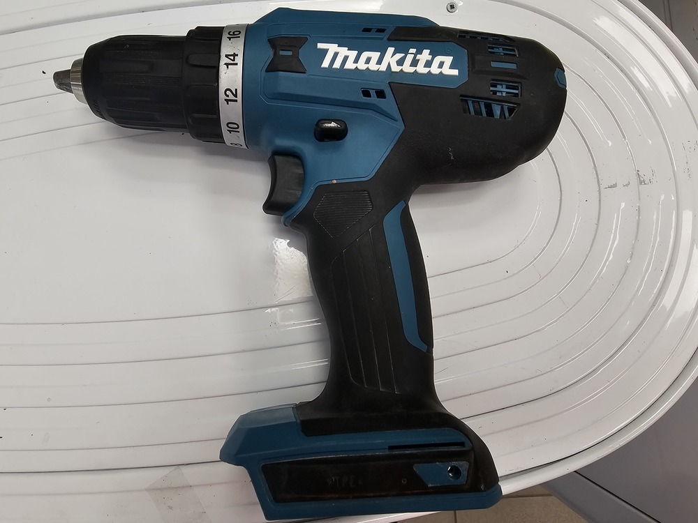 Шуруповерт Makita DF488D