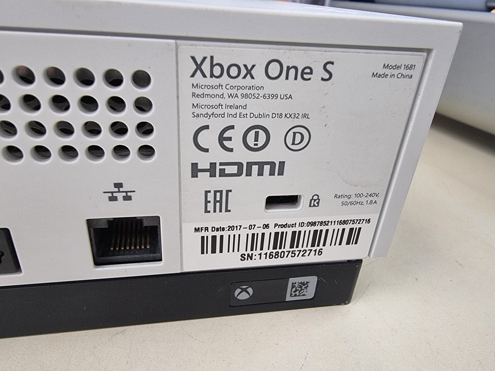 Игровая приставка Xbox One S 500Gb