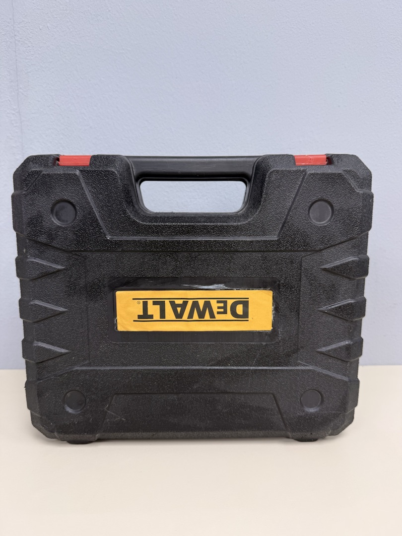 Шуруповерт Dewalt 18V
