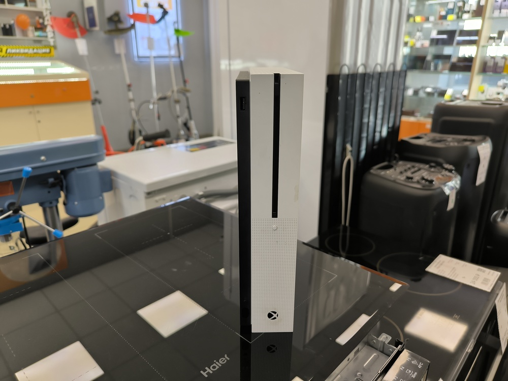 Игровая приставка Xbox One S 1TB