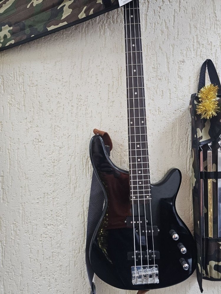 Электрогитара Ashtone ST-200