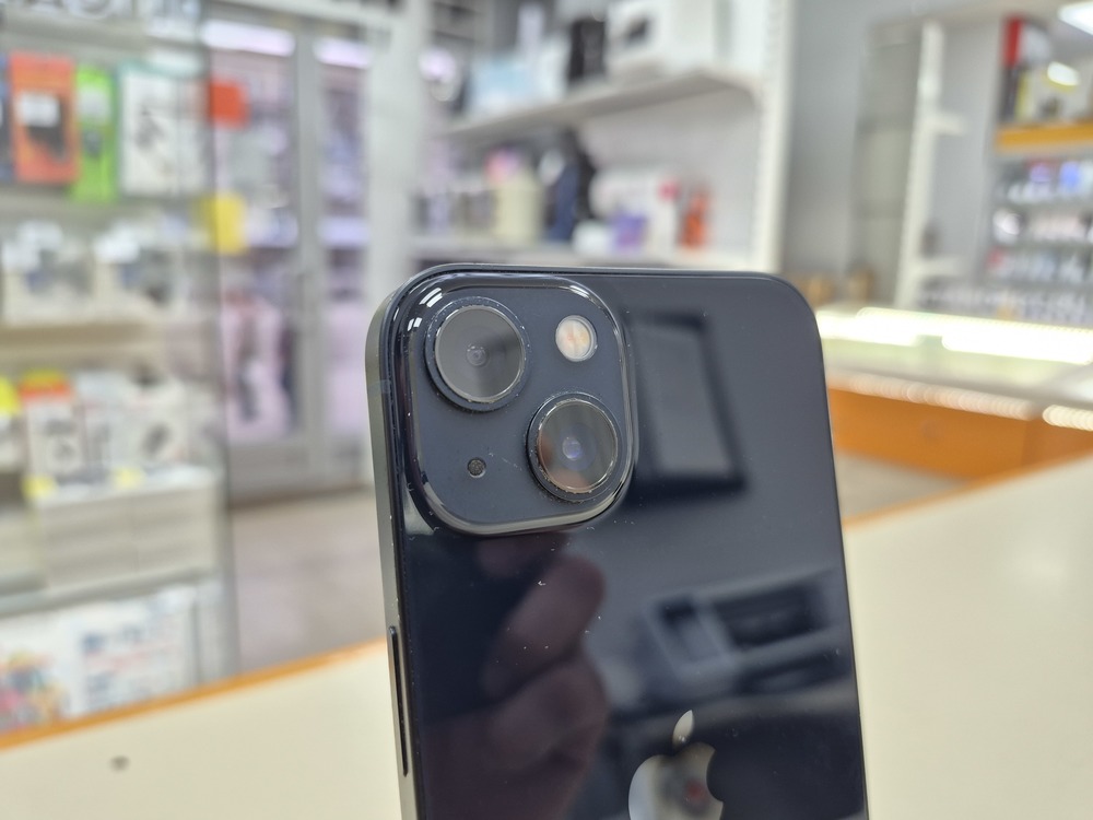 Смартфон Apple iPhone 13 128Gb