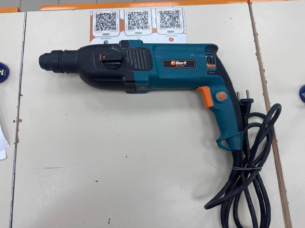 Перфоратор Bort BHD-800N