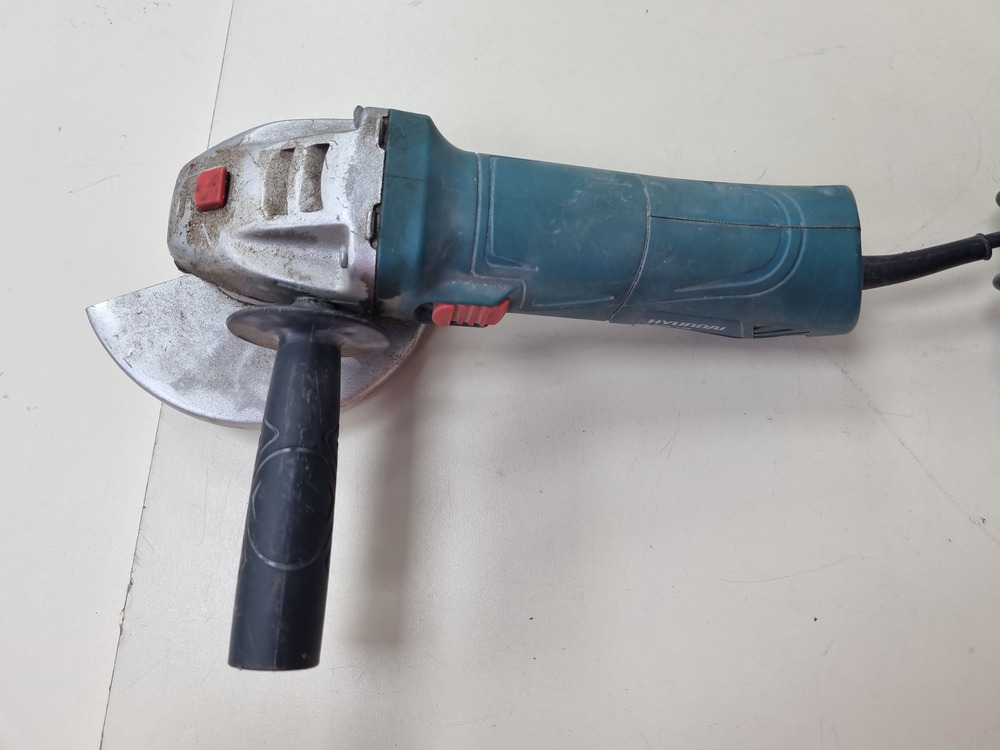 Угловая шлифмашина Hyundai G650-125