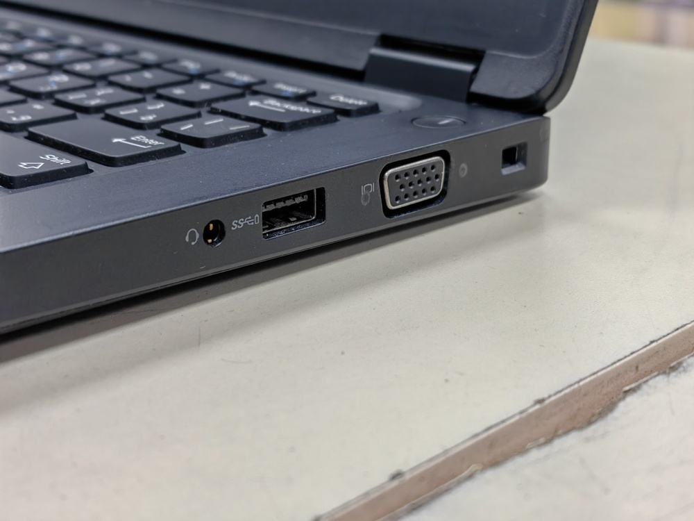 Ноутбук DELL Latitude 5480; Core i5-6300U, Intel HD Graphics 520, 8 Гб, 256 Гб, Нет