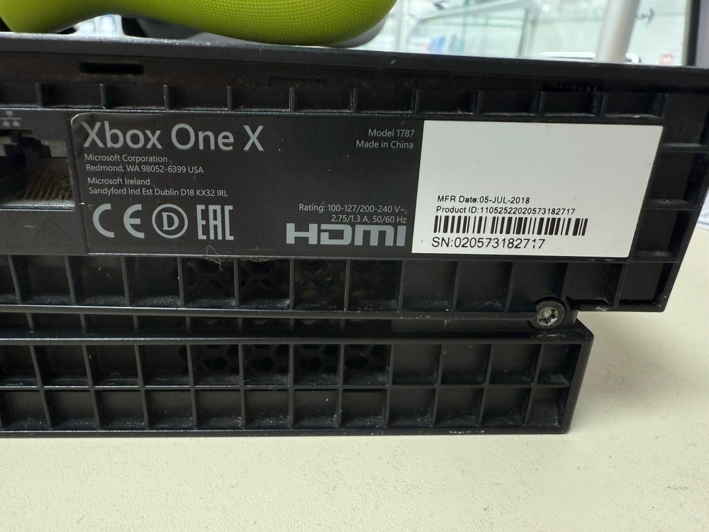 Игровая приставка Xbox One X 1Tb