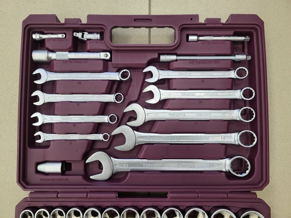 Набор инструментов Thorvik UTS0082