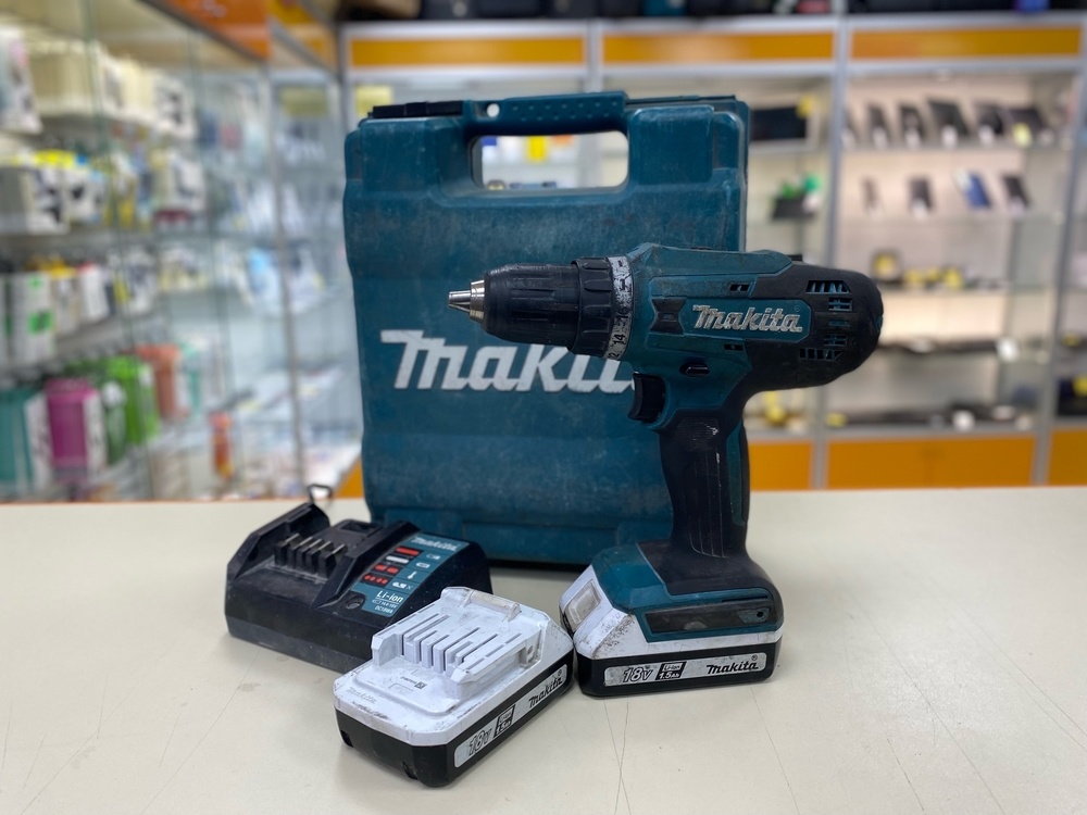 Шуруповерт Makita DF488D