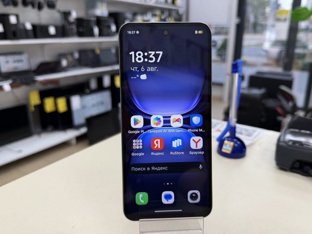 Смартфон Tecno Spark 40C 4/128