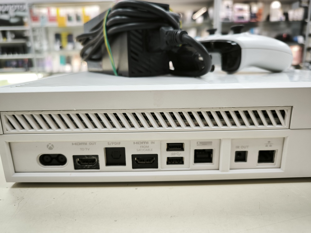 Игровая приставка Xbox One 500Gb
