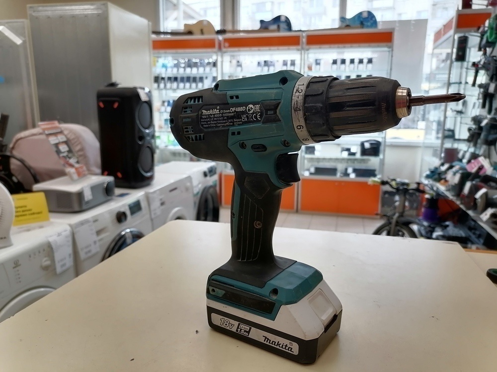 Шуруповерт Makita DF488D