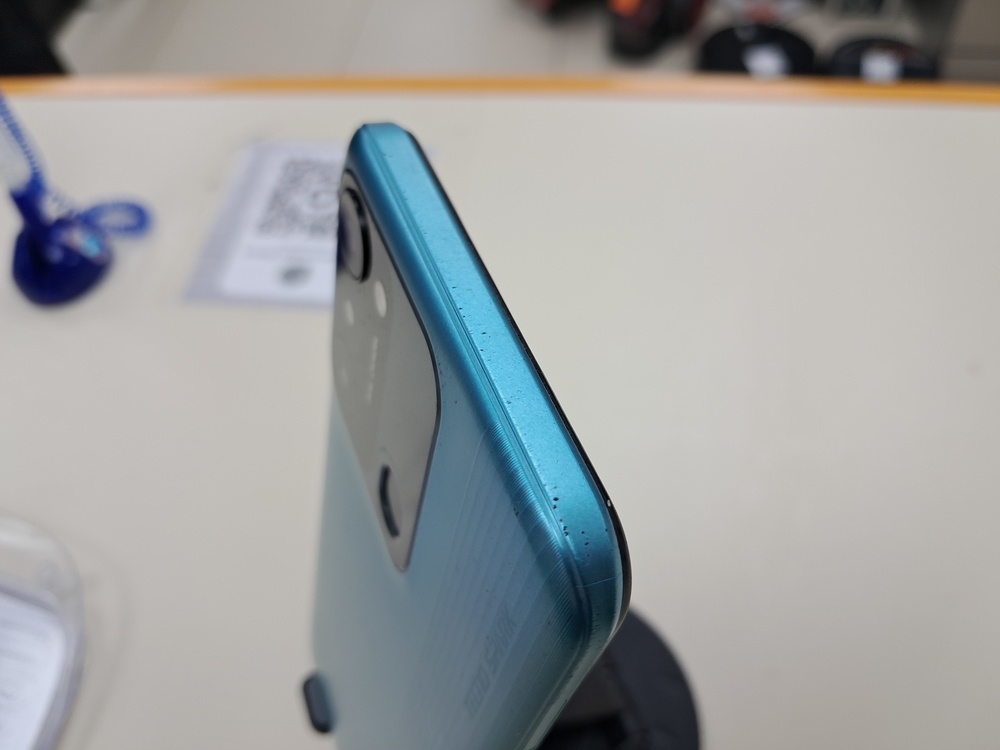 Смартфон Tecno Spark 8C 4/64