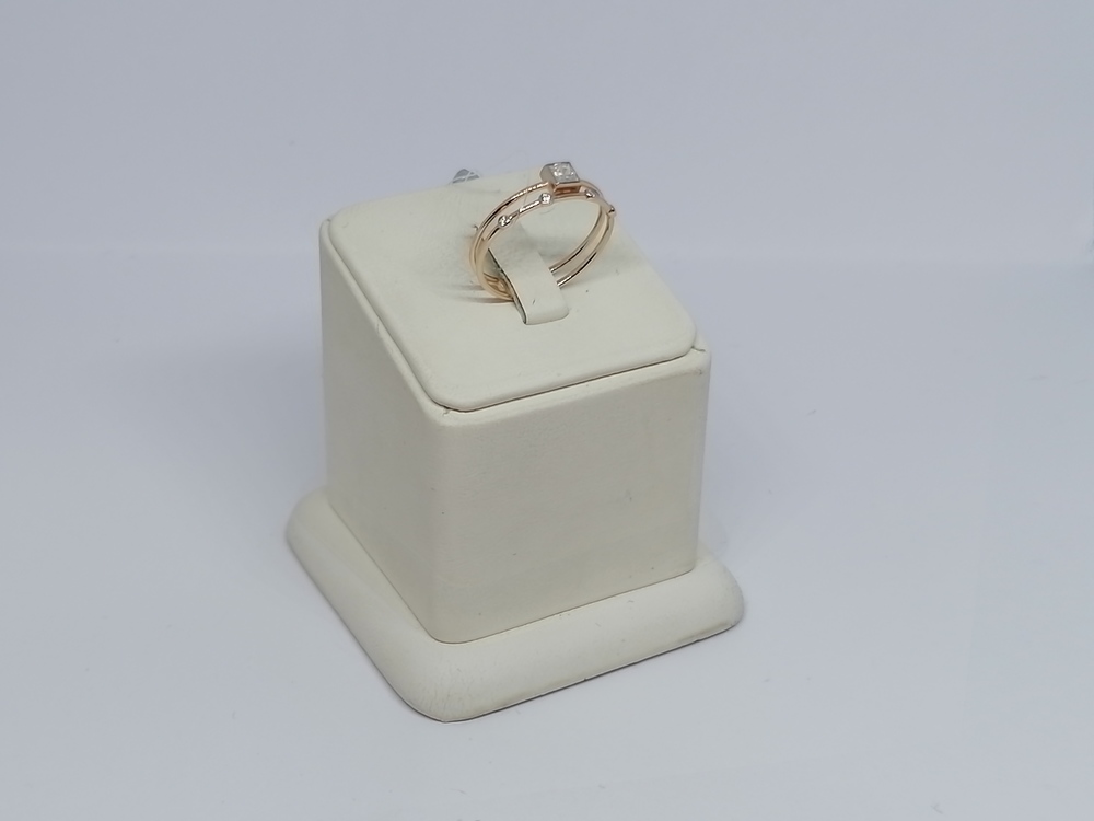 КОЛЬЦО С КАМНЯМИ (Au 585)