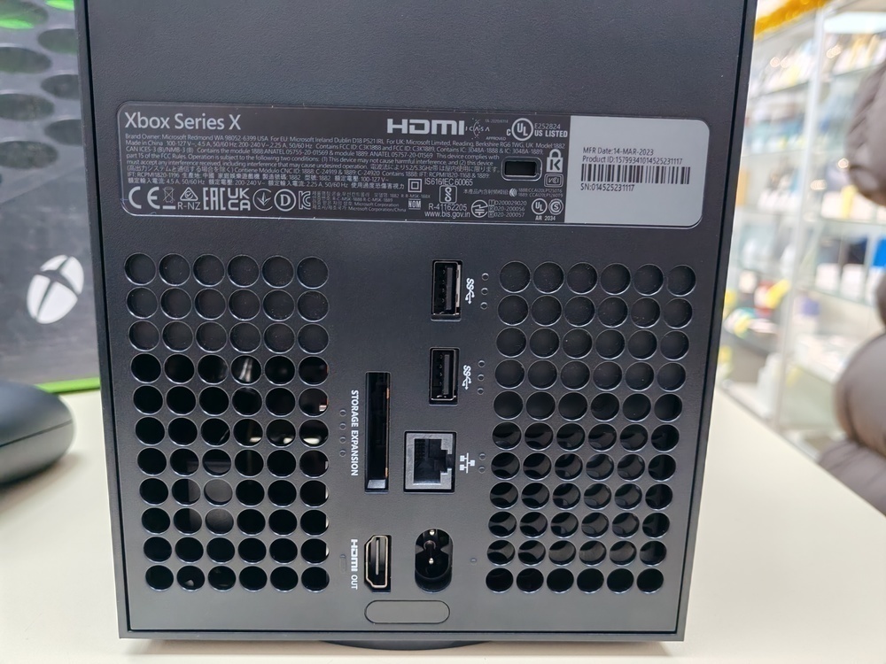 Игровая приставка Xbox Series X 1Tb