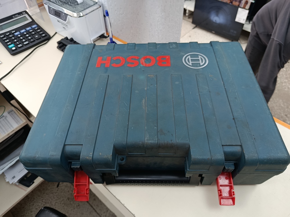 Угловая шлифмашина Bosch GWS 180-LI;