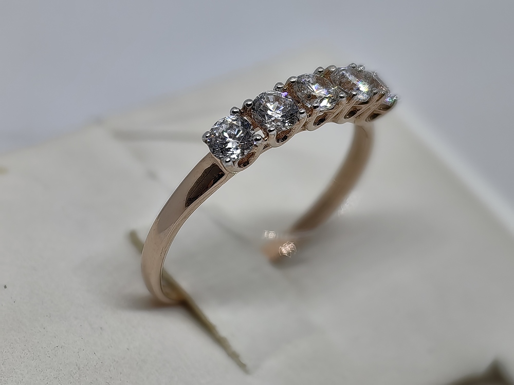 КОЛЬЦО С КАМНЯМИ (Au 585)