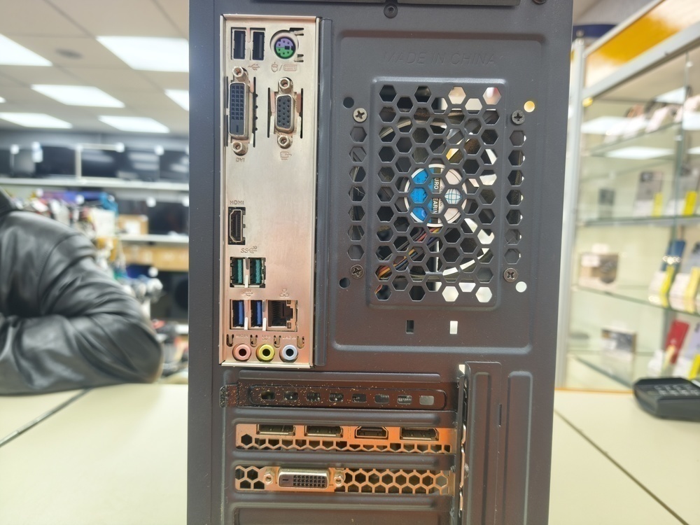 Системный блок Ginzzu; Core i5-9400F, GeForce GTX 1060 3GB, 8 Гб, 256 Гб, Нет