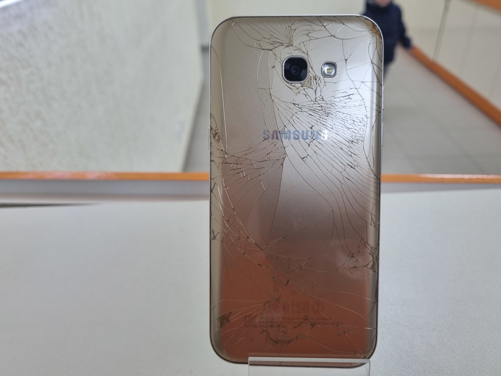 Смартфон Samsung Galaxy A5 2017 3/32