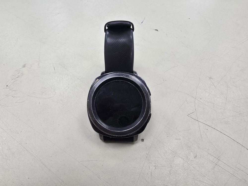 Смарт-часы Samsung Gear Sport