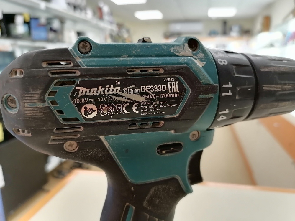 Шуруповерт Makita DF333D