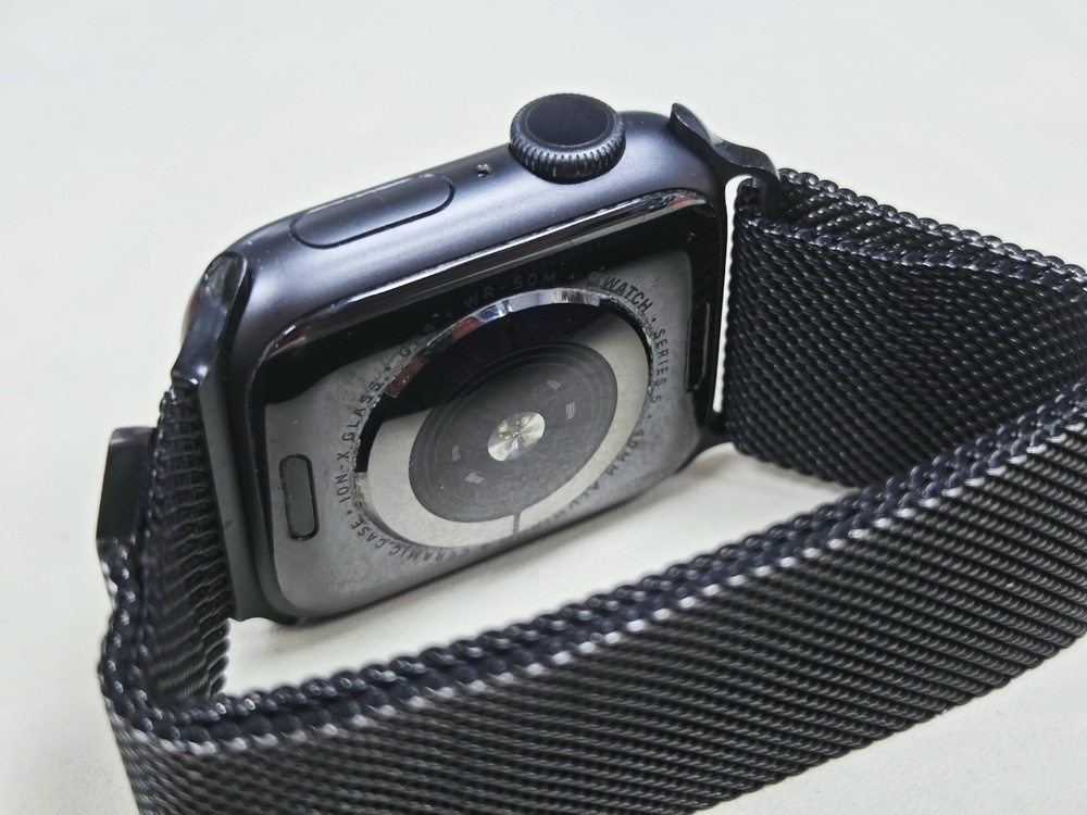 Смарт-часы Apple Watch Series 4 44 мм