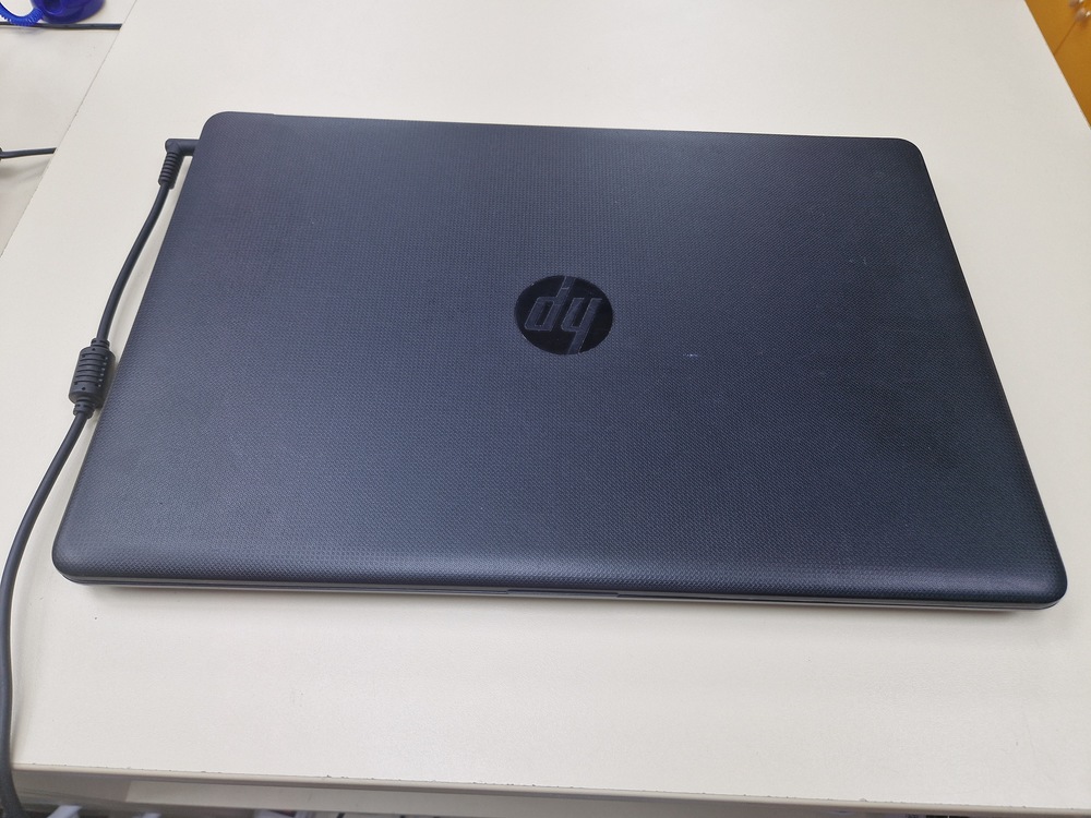 Ноутбук HP 15-rb084ur; A9-9420, Radeon R5 series, 4 Гб, 256 Гб, Нет