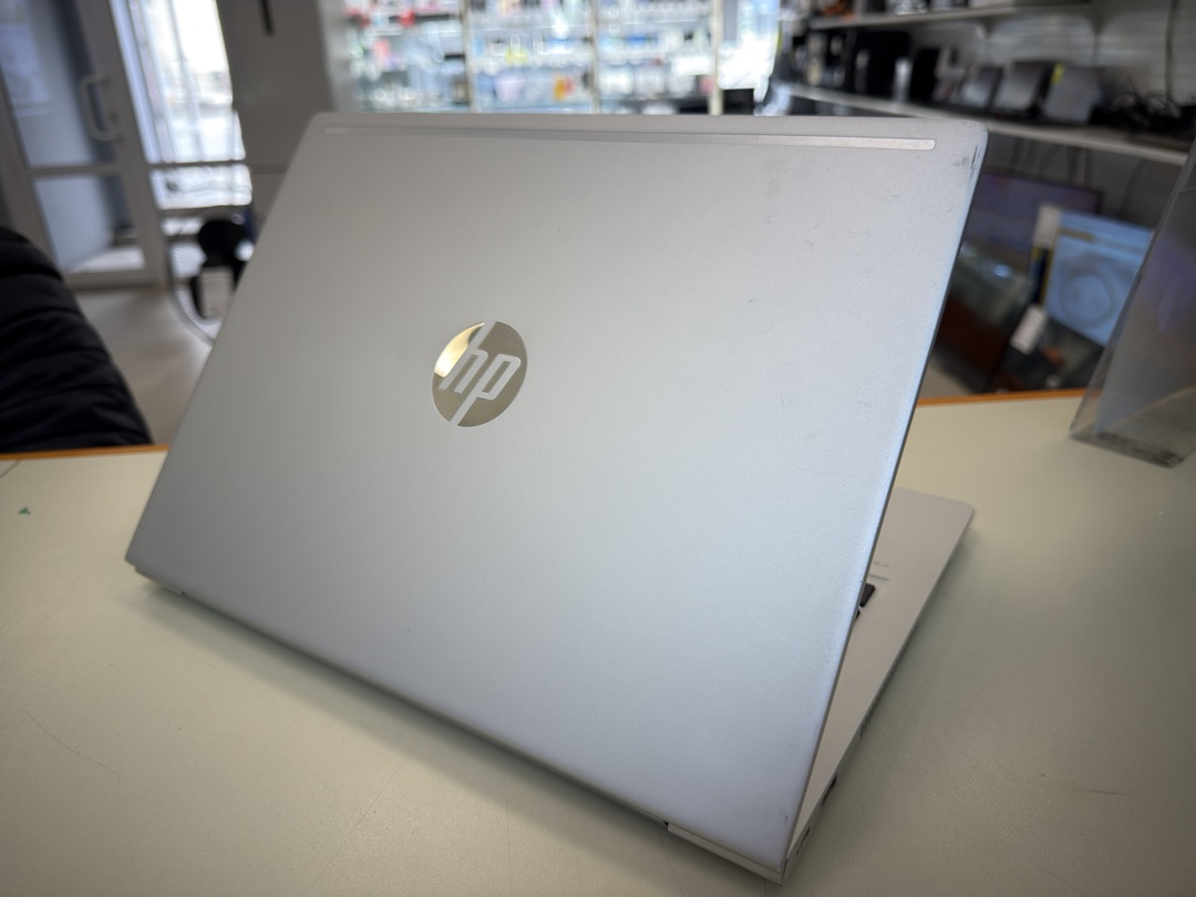 Ноутбук HP; Core i5-8265U, Intel UHD Graphics, 8 Гб, 120 Гб, Нет