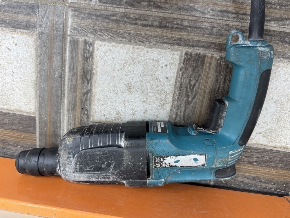Перфоратор Makita HR-2450
