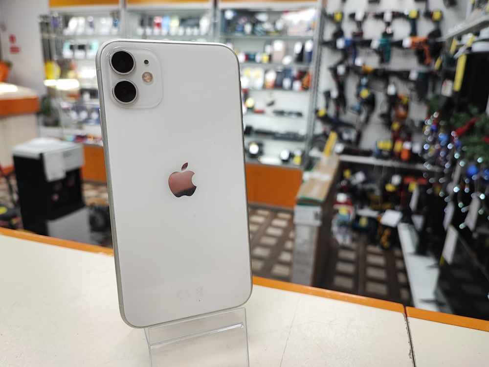 Смартфон Apple iPhone 11 64Gb